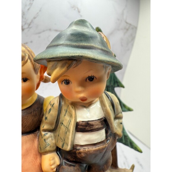 Hummel Goebel On Our Way HUM 472 TMK 7 Century Collection 8.5” Tall, mint - Picture 8 of 16